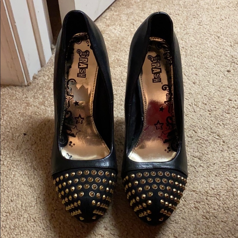 Black heels size 8.5